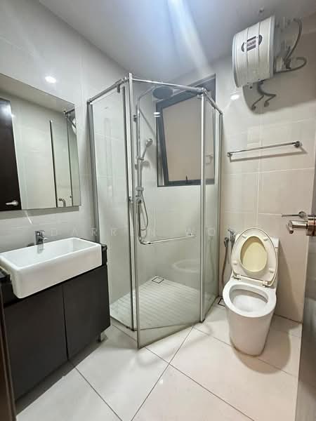 Bay Point @ Country Garden Danga Bay untuk Untuk Disewa - RM 2,300 /bulan, Mac 2026 - Bathroom - PropertyGuru.com.my