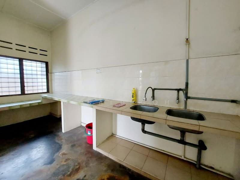 Semi-Detached House for Sale in Taman Wah Keong (Ipoh) - Donald Goh - Kitchen - PropertyGuru.com.my