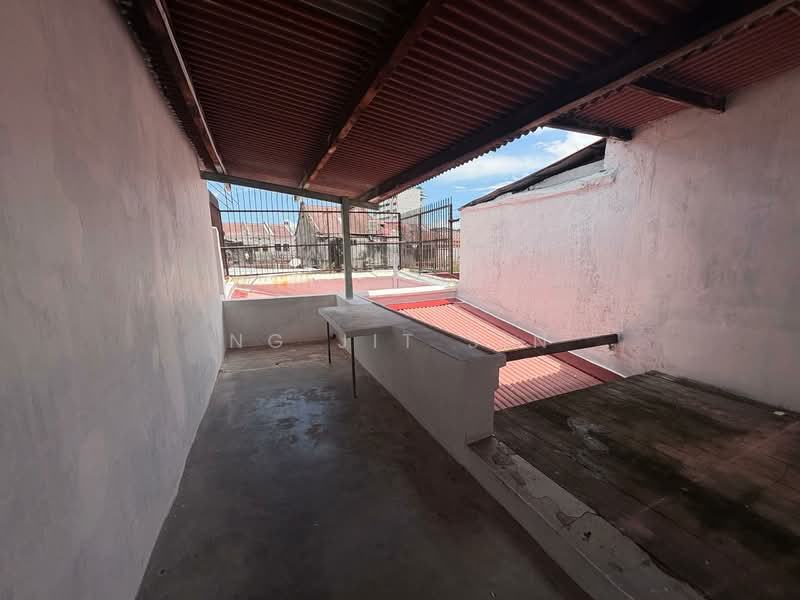 Shop for Rent in Lebuh Chulia (George Town) - Ng Jit Sin - Balcony - PropertyGuru.com.my