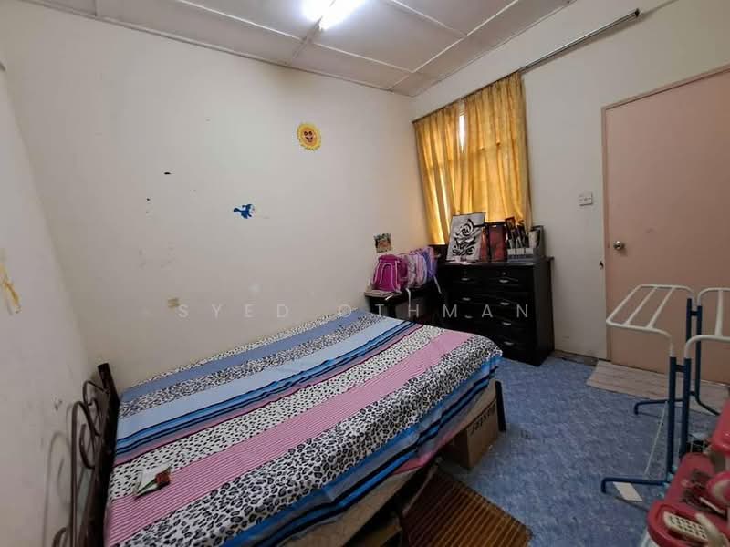 2-storey Terraced House for Sale in Bandar Mahkota Banting (Tanjong Duabelas) - Syed Othman - Bedroom - PropertyGuru.com.my