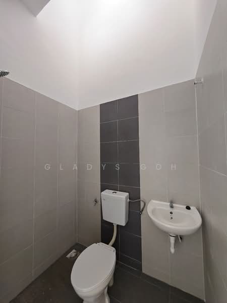 Taman Kinding Utama untuk Untuk Dijual - RM 298,000, Mac 2026 - Bathroom - PropertyGuru.com.my