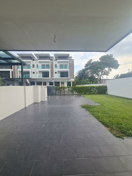 3-storey Terraced House for Sale in Puchong (Selangor) - Shu Wai - Exterior - PropertyGuru.com.my