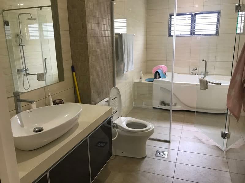 Ehsan Heights @ Taman Ehsan Jaya untuk Untuk Dijual - RM 880,000, Apr 2026 - Bathroom - PropertyGuru.com.my