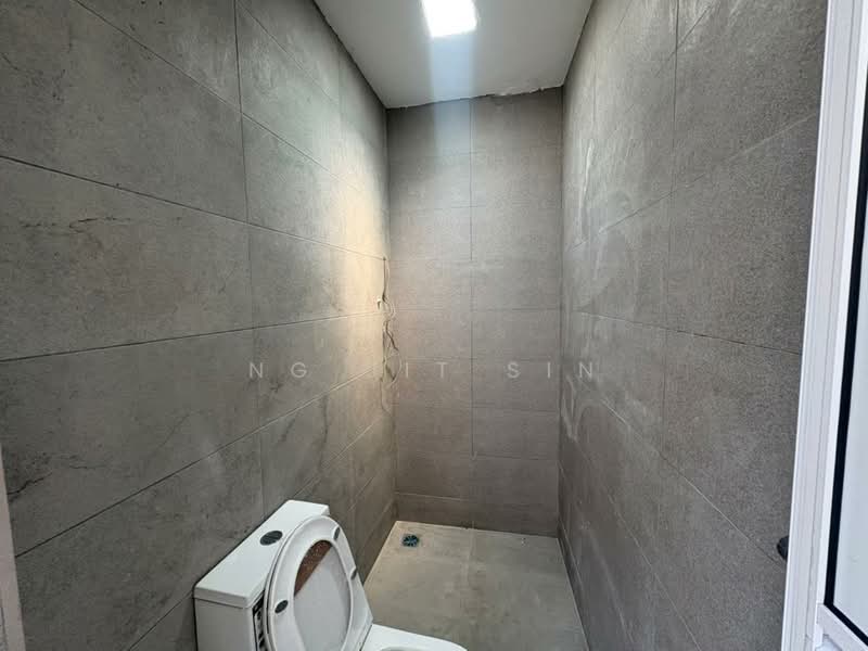 Shop for Rent in Lebuh Chulia (George Town) - Ng Jit Sin - Bathroom - PropertyGuru.com.my