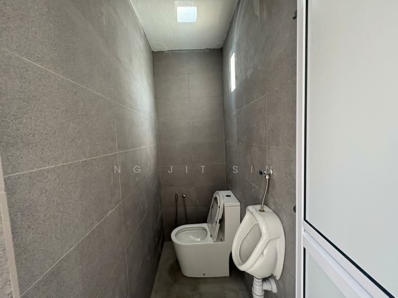 Shop for Rent in Lebuh Chulia (George Town) - Ng Jit Sin - Bathroom - PropertyGuru.com.my