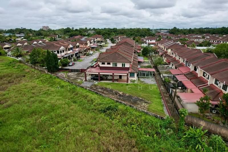 2-storey Terraced House for Sale in Batu Kawa (Kuching) - Alfred Chua - Exterior - PropertyGuru.com.my