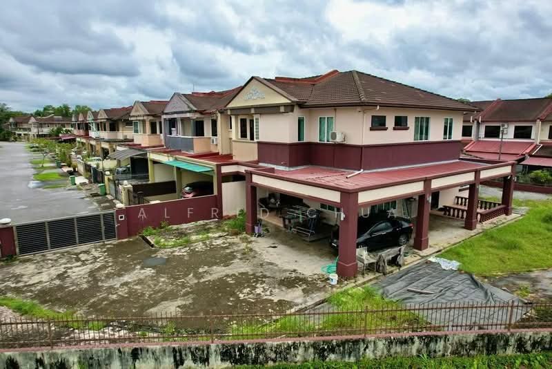 2-storey Terraced House for Sale in Batu Kawa (Kuching) - Alfred Chua - Exterior - PropertyGuru.com.my
