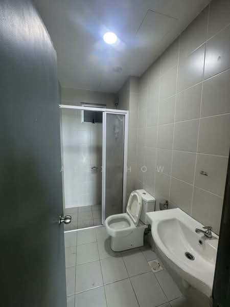 Service Residence for Rent at Meridin Bayvue @ Sierra Perdana - Alex How - Bathroom - PropertyGuru.com.my