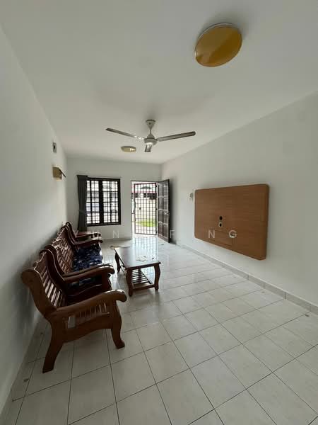 1-storey Terraced House for Sale in Taman Molek (Johor Bahru) - Yunn Fang - Living Room - PropertyGuru.com.my