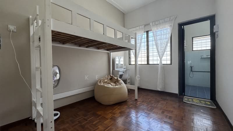 2-storey Terraced House for Sale in Taman Mewah (Ipoh) - Kent C - Bedroom - PropertyGuru.com.my