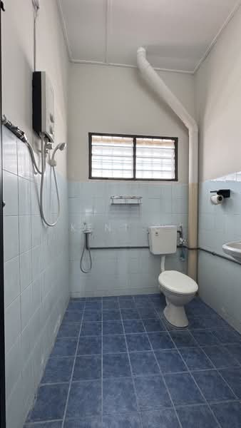 2-storey Terraced House for Sale in Taman Mewah (Ipoh) - Kent C - Bathroom - PropertyGuru.com.my