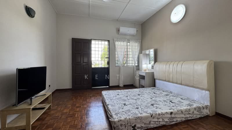 2-storey Terraced House for Sale in Taman Mewah (Ipoh) - Kent C - Bedroom - PropertyGuru.com.my