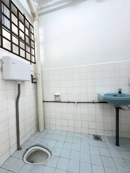 Saleng untuk Untuk Disewa - RM 1,500 /bulan, Mac 2026 - Bathroom - PropertyGuru.com.my