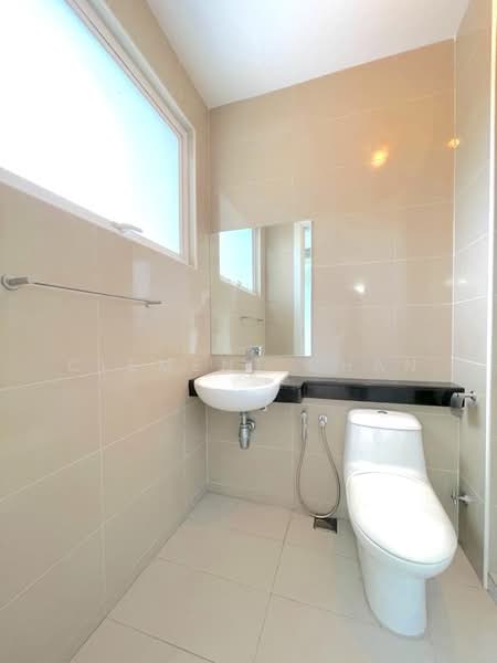 Surian Residences untuk Untuk Dijual - RM 1,500,000, Mac 2026 - Second Bedroom Bathroom - PropertyGuru.com.my