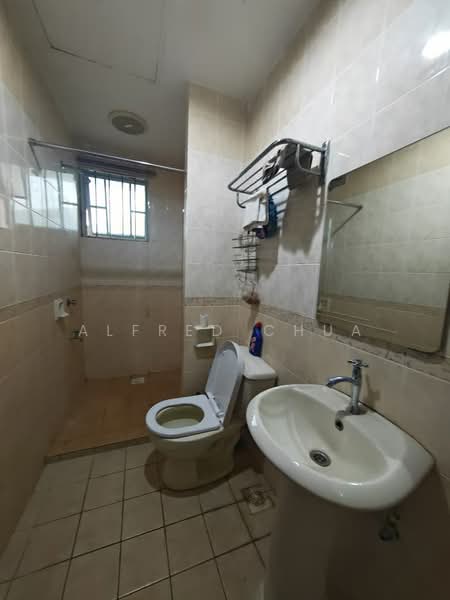Semi-Detached House for Sale in Kuching (Sarawak) - Alfred Chua - Bathroom - PropertyGuru.com.my