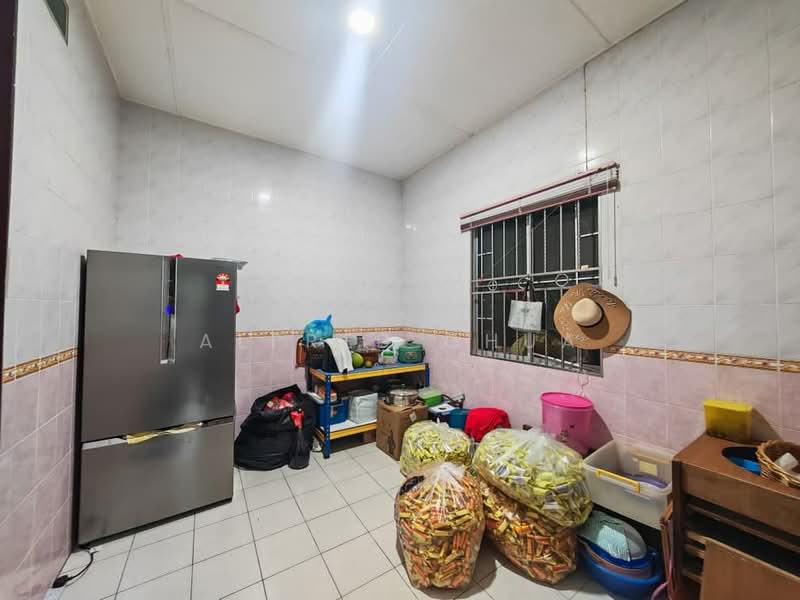 Semi-Detached House for Sale in Kuching (Sarawak) - Alfred Chua - Kitchen - PropertyGuru.com.my