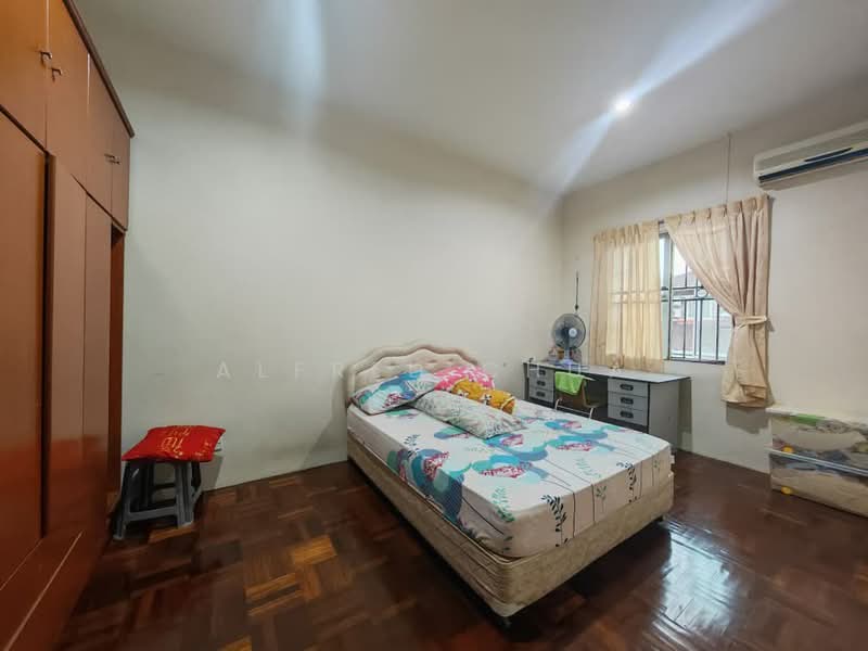Semi-Detached House for Sale in Kuching (Sarawak) - Alfred Chua - Bedroom - PropertyGuru.com.my