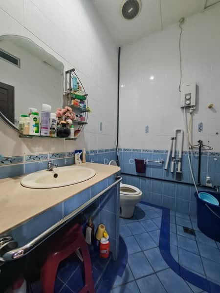 Semi-Detached House for Sale in Kuching (Sarawak) - Alfred Chua - Bathroom - PropertyGuru.com.my