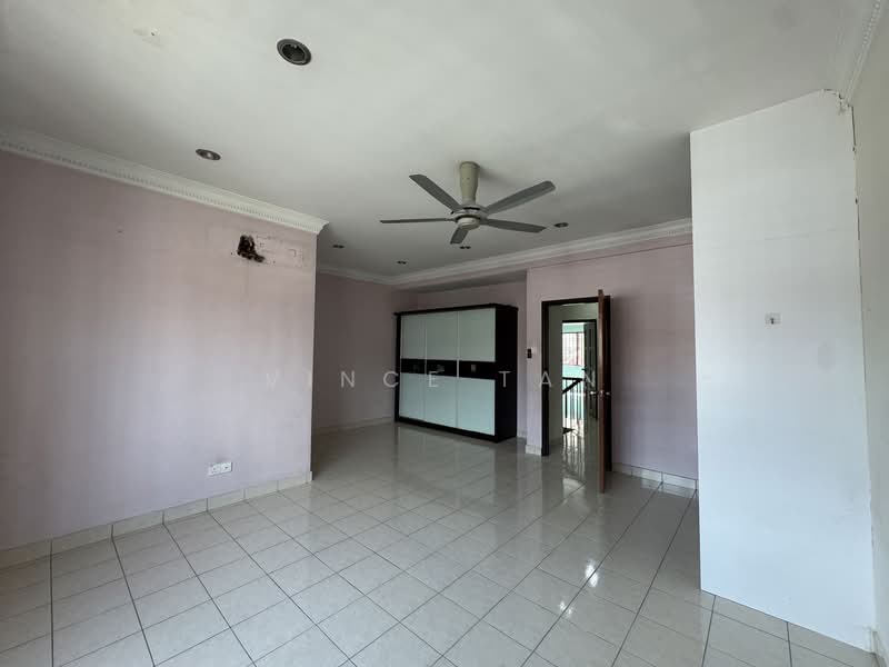 2-storey Terraced House for Sale in Taman Megah Kepong (Kepong) - Vince Tan - Living Room - PropertyGuru.com.my