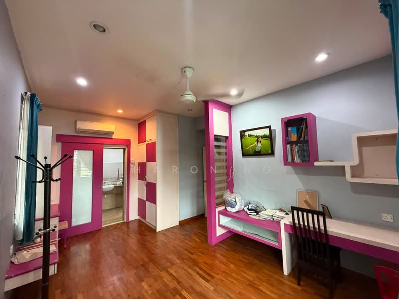 Semi-Detached House for Sale in Taman Perling (Perling) - Sharon Ng - Study - PropertyGuru.com.my