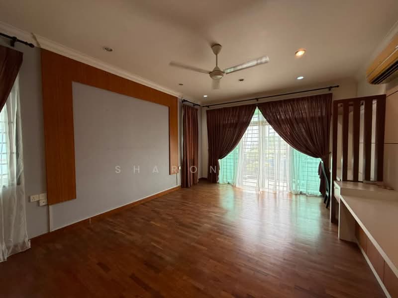 Semi-Detached House for Sale in Taman Perling (Perling) - Sharon Ng - Living Room - PropertyGuru.com.my