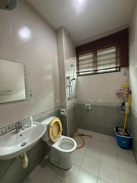 Semi-Detached House for Sale in Taman Perling (Perling) - Sharon Ng - Bathroom - PropertyGuru.com.my