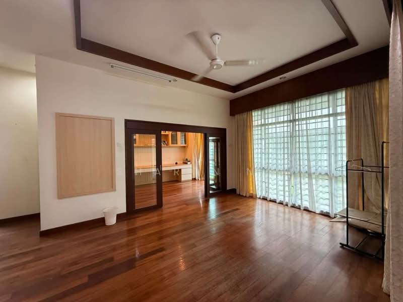 Semi-Detached House for Sale in Taman Perling (Perling) - Sharon Ng - Living Room - PropertyGuru.com.my