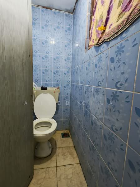 12th Mile, Kuching-Serian Road untuk Untuk Dijual - RM 298,000, Apr 2026 - Bathroom - PropertyGuru.com.my