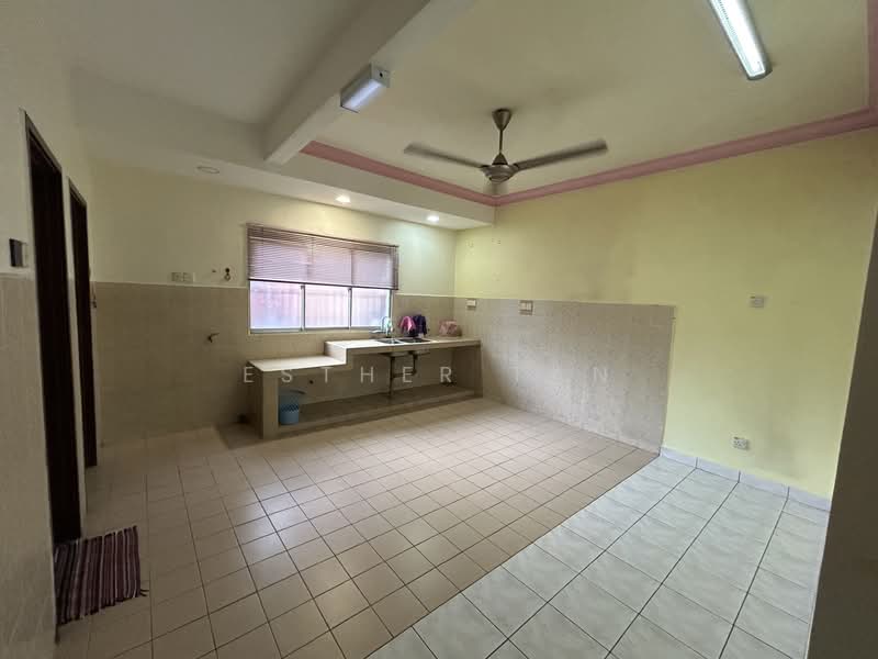 Semi-Detached House for Sale in Sungai Buloh (Selangor) - Esther Tan - Kitchen - PropertyGuru.com.my