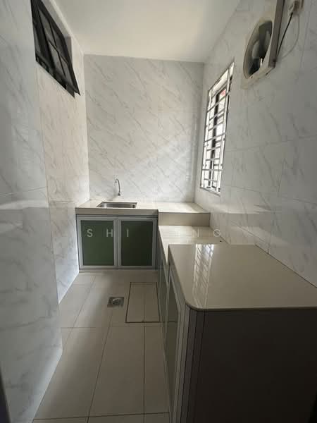 Taman Daya untuk Untuk Dijual - RM 650,000, Mac 2026 - Kitchen - PropertyGuru.com.my