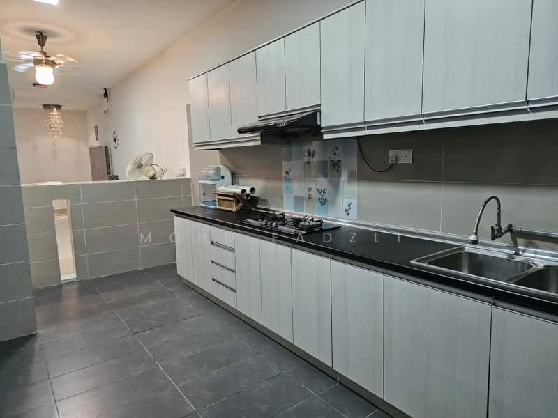 2-storey Terraced House for Sale in Laman Glenmarie (Shah Alam) - Mohd Fadzli - Kitchen - PropertyGuru.com.my