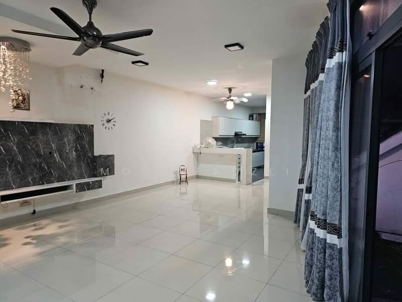 2-storey Terraced House for Sale in Laman Glenmarie (Shah Alam) - Mohd Fadzli - Living Room - PropertyGuru.com.my