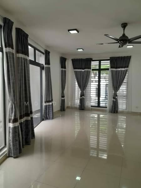 2-storey Terraced House for Sale in Laman Glenmarie (Shah Alam) - Mohd Fadzli - Living Room - PropertyGuru.com.my