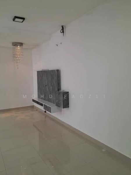 2-storey Terraced House for Sale in Laman Glenmarie (Shah Alam) - Mohd Fadzli - Living Room - PropertyGuru.com.my