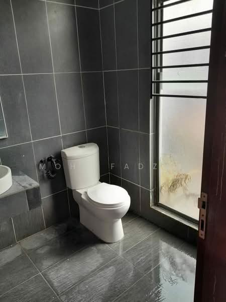 2-storey Terraced House for Sale in Laman Glenmarie (Shah Alam) - Mohd Fadzli - Bathroom - PropertyGuru.com.my
