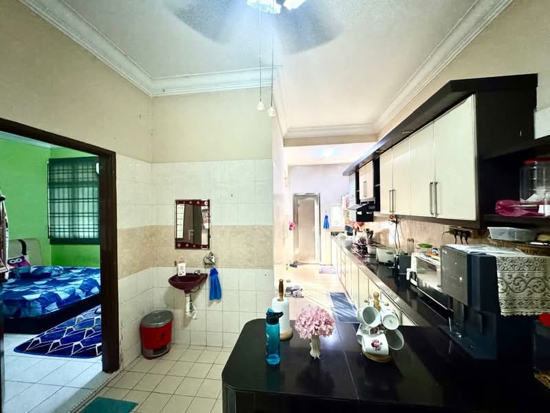 2-storey Terraced House for Sale in Bandar Putra (Kulai) - Sufi Norman - Bedroom - PropertyGuru.com.my