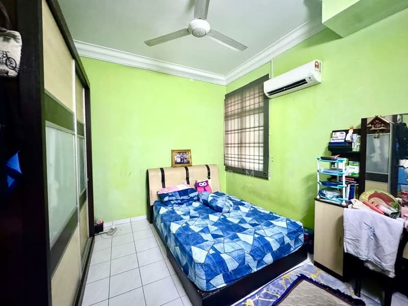 2-storey Terraced House for Sale in Bandar Putra (Kulai) - Sufi Norman - Bedroom - PropertyGuru.com.my
