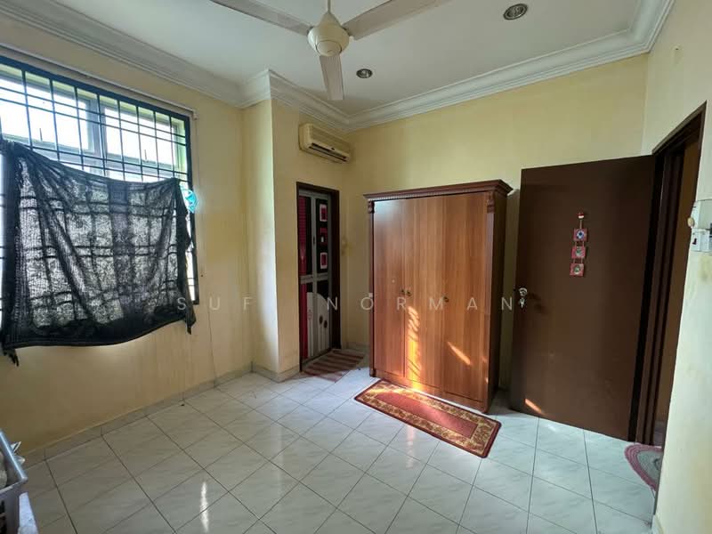 2-storey Terraced House for Sale in Bandar Putra (Kulai) - Sufi Norman - Bedroom - PropertyGuru.com.my