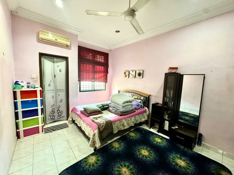 2-storey Terraced House for Sale in Bandar Putra (Kulai) - Sufi Norman - Bedroom - PropertyGuru.com.my