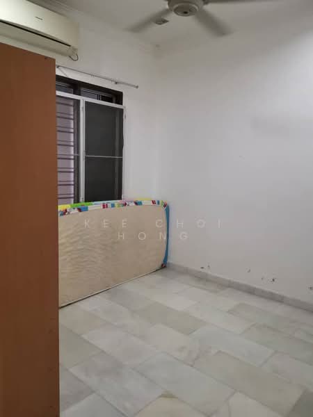 Taman Sejati 3 Sitiawan untuk Untuk Dijual - RM 258,000, Mac 2026 - Bedroom - PropertyGuru.com.my
