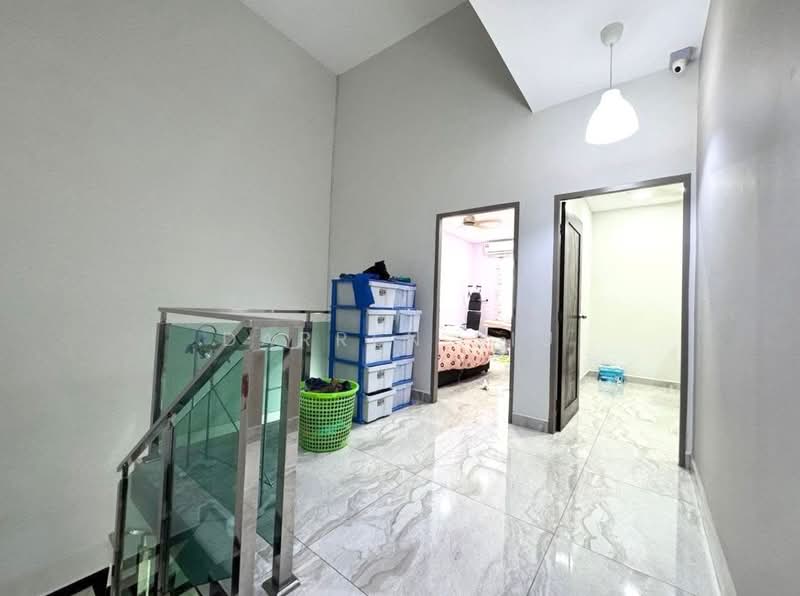Taman Senai Jaya untuk Untuk Dijual - RM 508,000, Mac 2026 - Bedroom - PropertyGuru.com.my