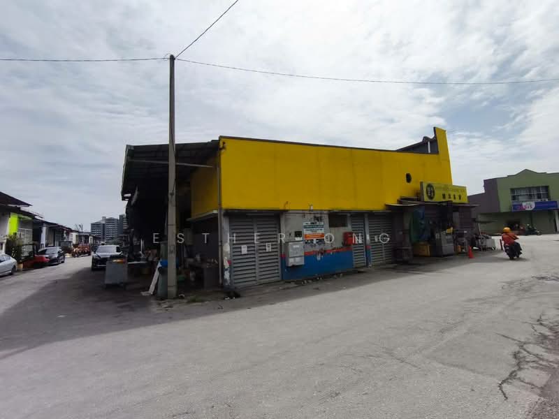 1.5-storey Adjoining Factory Taman Perindustrian Bukit Serdang untuk Untuk Dijual - RM 4,800,000, Mac 2026 - Exterior - PropertyGuru.com.my