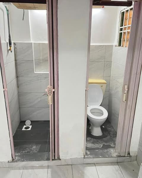 Flat Temenggong untuk Untuk Dijual - RM 188,000, Mac 2026 - Bathroom - PropertyGuru.com.my