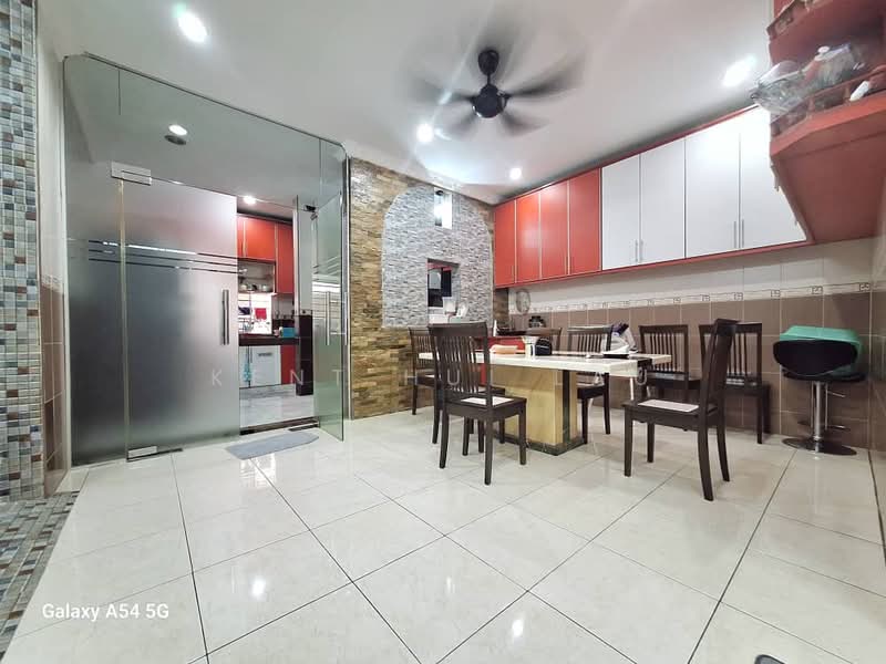 Taman Prima Tropika untuk Untuk Dijual - RM 890,000, Mac 2026 - Kitchen - PropertyGuru.com.my