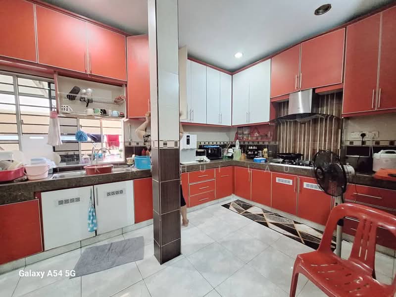 Taman Prima Tropika untuk Untuk Dijual - RM 890,000, Mac 2026 - Kitchen - PropertyGuru.com.my