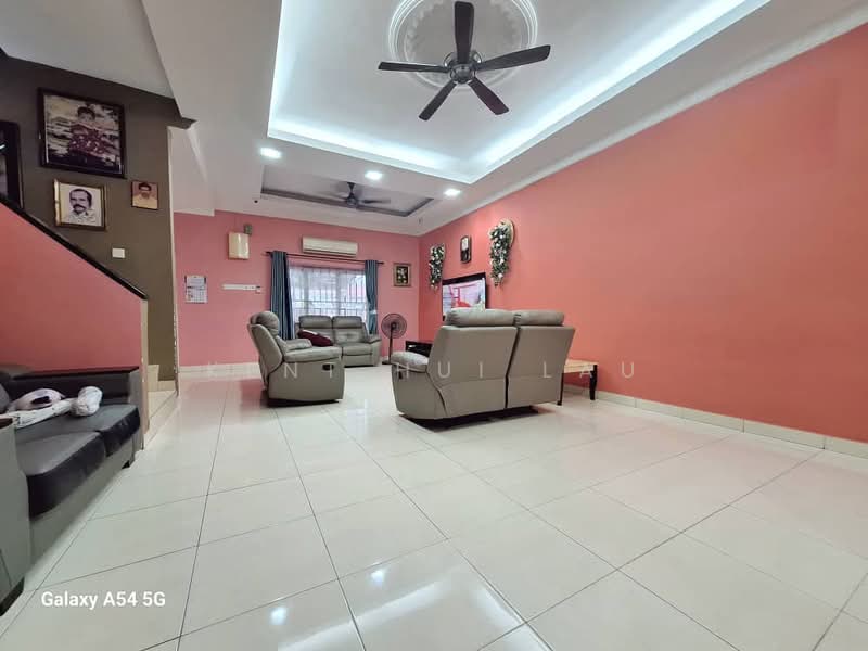 Taman Prima Tropika untuk Untuk Dijual - RM 890,000, Mac 2026 - Living Room - PropertyGuru.com.my