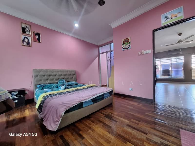 Taman Prima Tropika untuk Untuk Dijual - RM 890,000, Mac 2026 - Bedroom - PropertyGuru.com.my
