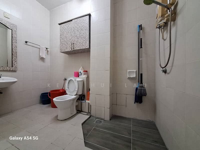 Taman Prima Tropika untuk Untuk Dijual - RM 890,000, Mac 2026 - Bathroom - PropertyGuru.com.my