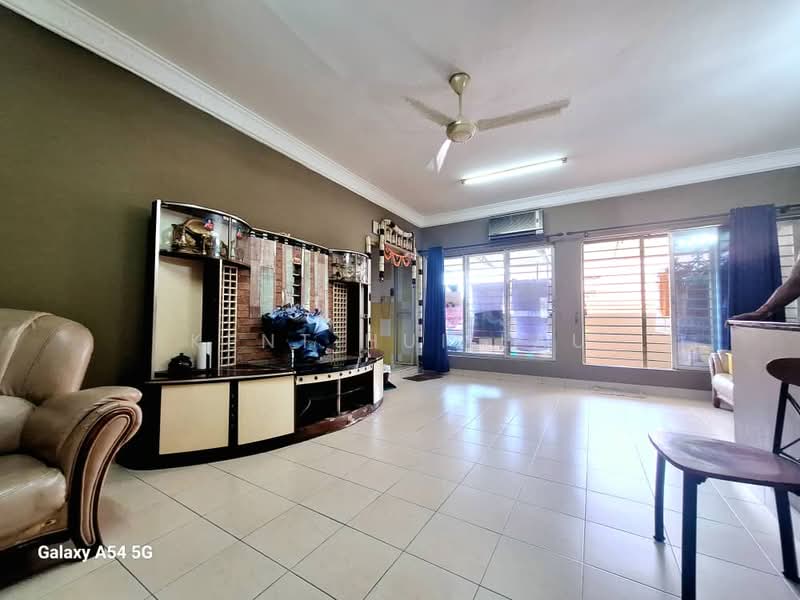 Taman Prima Tropika untuk Untuk Dijual - RM 890,000, Mac 2026 - Living Room - PropertyGuru.com.my