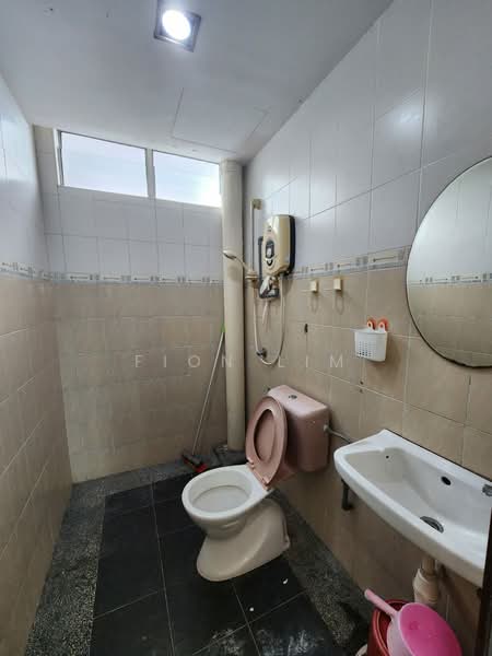 Lake View Suites untuk Untuk Disewa - RM 1,800 /bulan, Mac 2026 - Bathroom - PropertyGuru.com.my